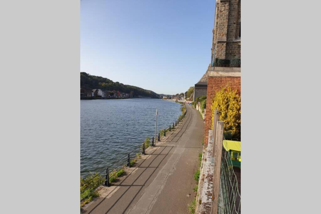 Le Bord De Meuse Leilighet Dinant Eksteriør bilde